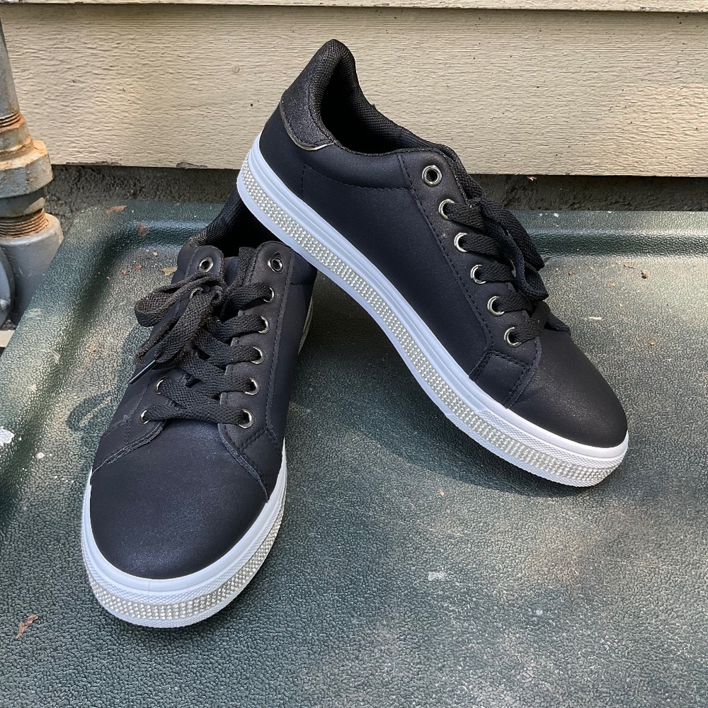 GND Women’s Black Sneakers Sequin Detail Sz 8 Lace Up